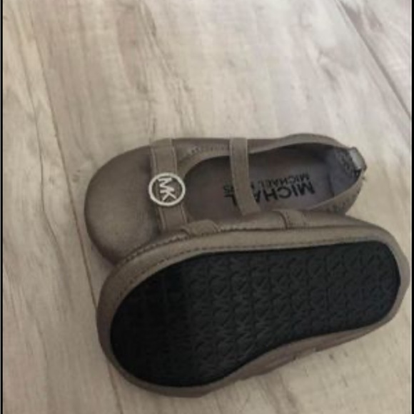 Baby girls Michael Kors shoes - Picture 3 of 3